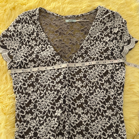 Gray & white lace snap up top size M- Kimchi Blue - Indonesia. - Picture 7 of 8